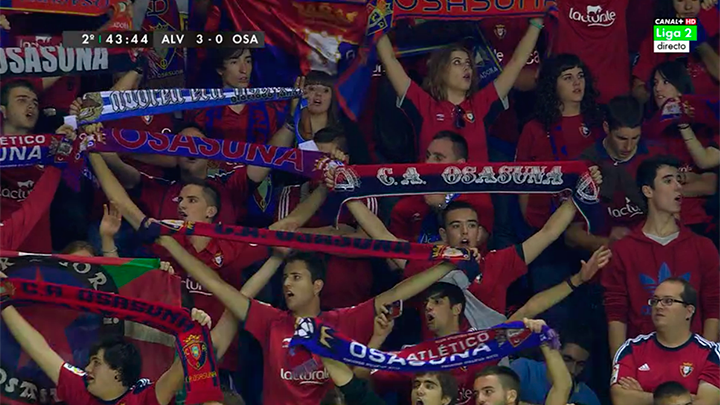 MPlusDeportes's tweet photo. Qué fácil es animar cuando se gana y qué meritorio esto, la afición de Osasuna animando con 3-0 en contra.
#ALVvOSA http://t.co/Ar5fFTfPXa