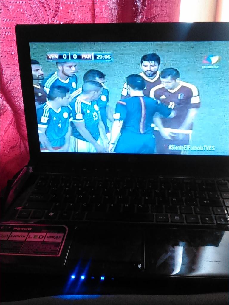 junior2383's tweet photo. #SienteElFutbolxTVES desde Stgo de Chile cona la vinotinto JOSE FRANCISCO HERNÁNDEZ Saludos a mi familia en Mcy http://t.co/X0wHfokKxz