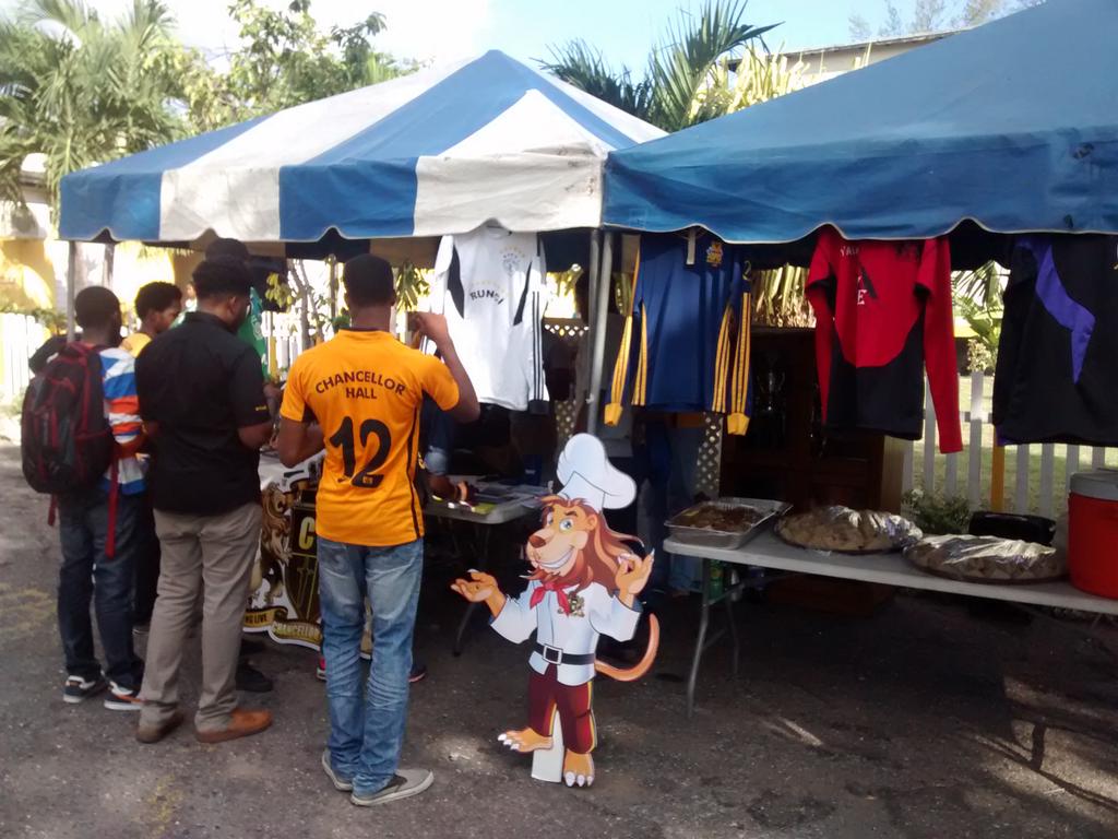 UWIMonaGuild's tweet photo. Snapshots from @RexHallUWI, @Irvine_Hall, @TaylorHall_UWI and @Chancellor_Hall's #OffCampusDay

#GuildWalks http://t.co/phYvi7pWMw