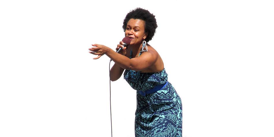 jamesdamnbrown's tweet photo. Ethiopian-born, SF-based singer/songwriter Meklit Hadero @meklitmusic at Yerba Buena Gardens. http://t.co/sY4apGDJIq http://t.co/8MBwEqFX8N