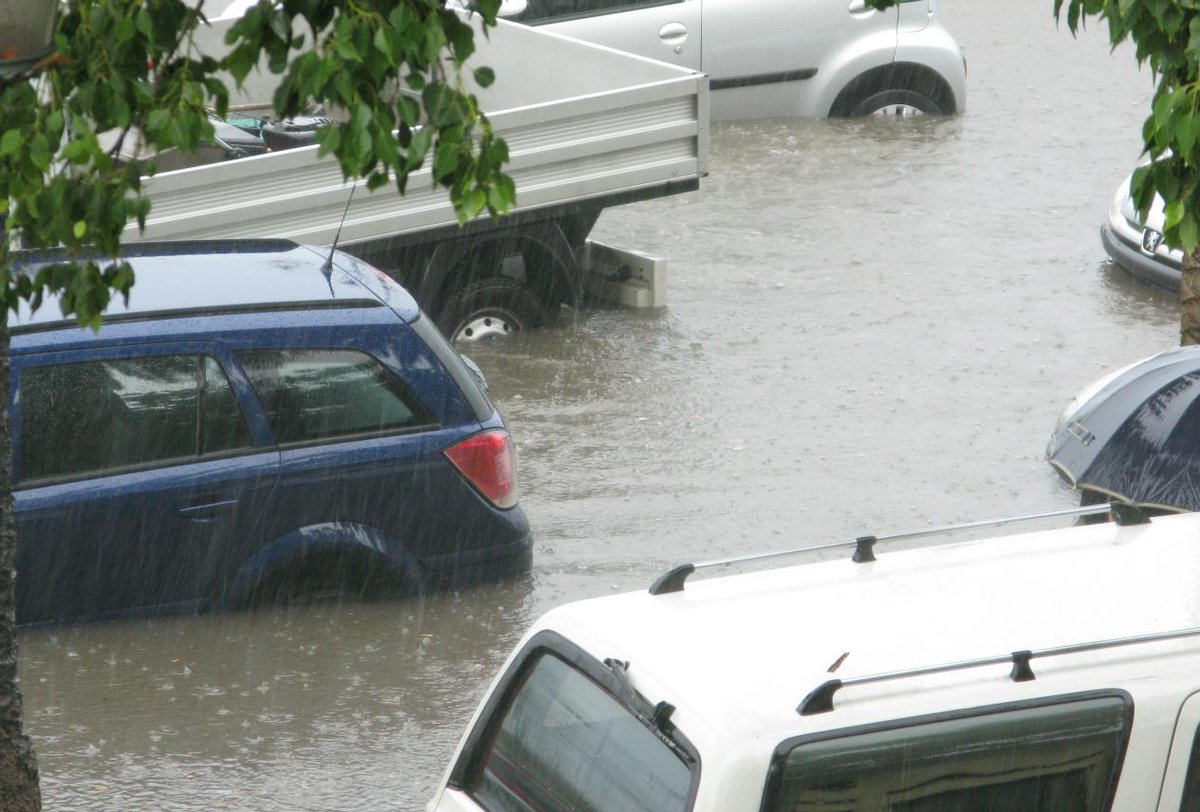 Declaran emergencia en La Paz tras inundaciones - CQ05aYjVEAAiuT6