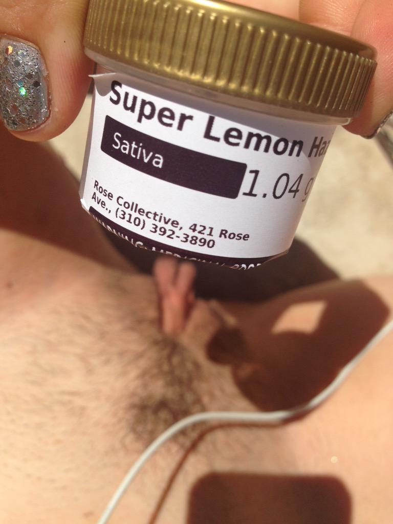 shaunaskyexxx's tweet photo. Yummy super lemon haze and #pussy #420 #suntan #blaze #sexygirl #phatpussy #shaunaskye #superlemonhaze #smoke #fsnw http://t.co/lxZK0HS6wV