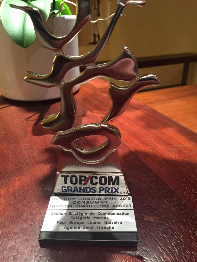 oalbert's tweet photo. #TOPCOM15 un doublé bien sympa. L'argent et le trophée de l'expression pour la meilleure présentation :). http://t.co/ERiRGFu0mm
