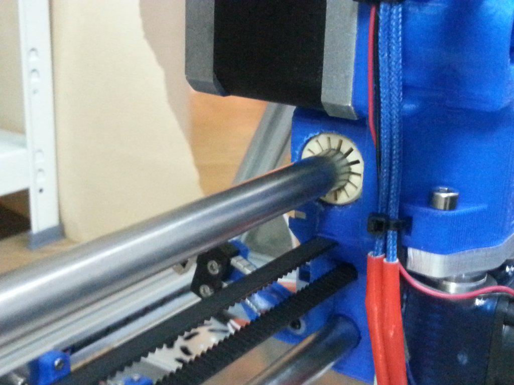 AlvaroReyRdz's tweet photo. Nuestra Mendel Max XL con rodamientos de @igus3Dprinter el cliente pide y nosotros lo hacemos xd http://t.co/cjCVO80Dj1