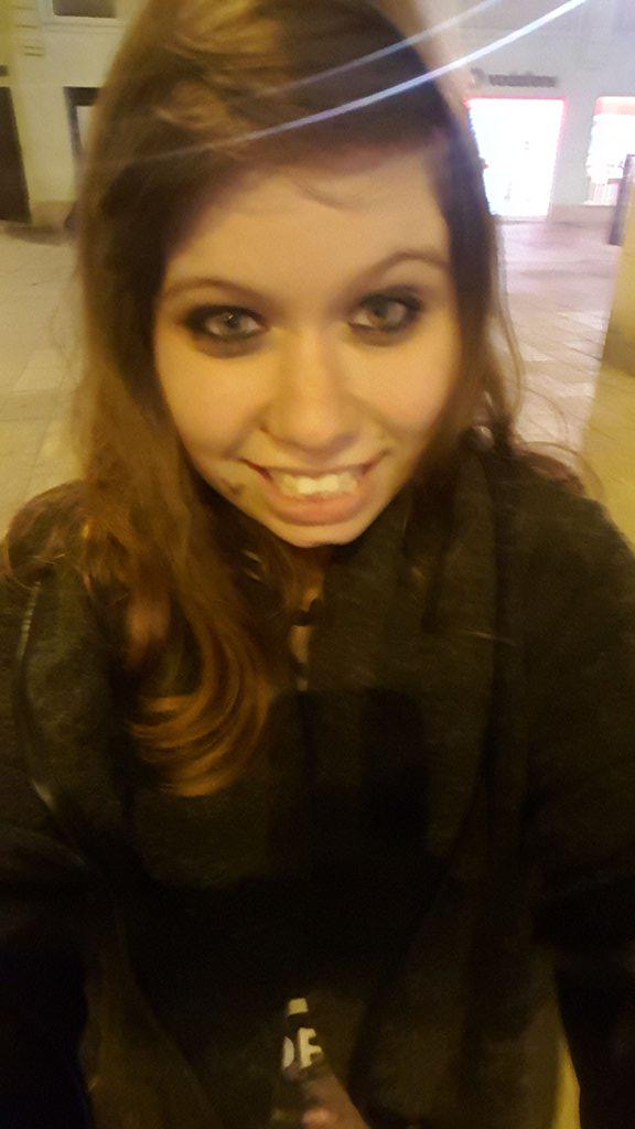 __silviii17__'s tweet photo. Llegamos a casita #CaraDeFelicidad #buenisimasNochees ❤❤ http://t.co/kFxkvABmuL