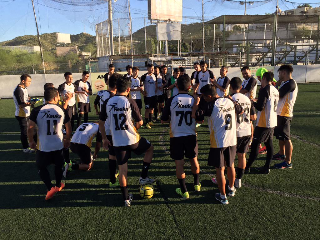 SolesdeSonora's tweet photo. Partido de preparación vs UES esta mañana en #LaCanchitaTeam http://t.co/acqTQxz3xy