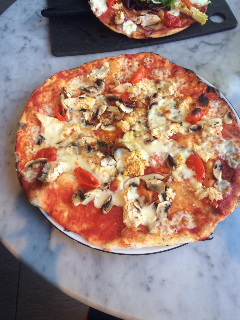 beckyboo1988's tweet image. My lovely #polloadastra #pizza at @PizzaExpress today for #lunch #pizzaexpress #yum #food #goodfood
