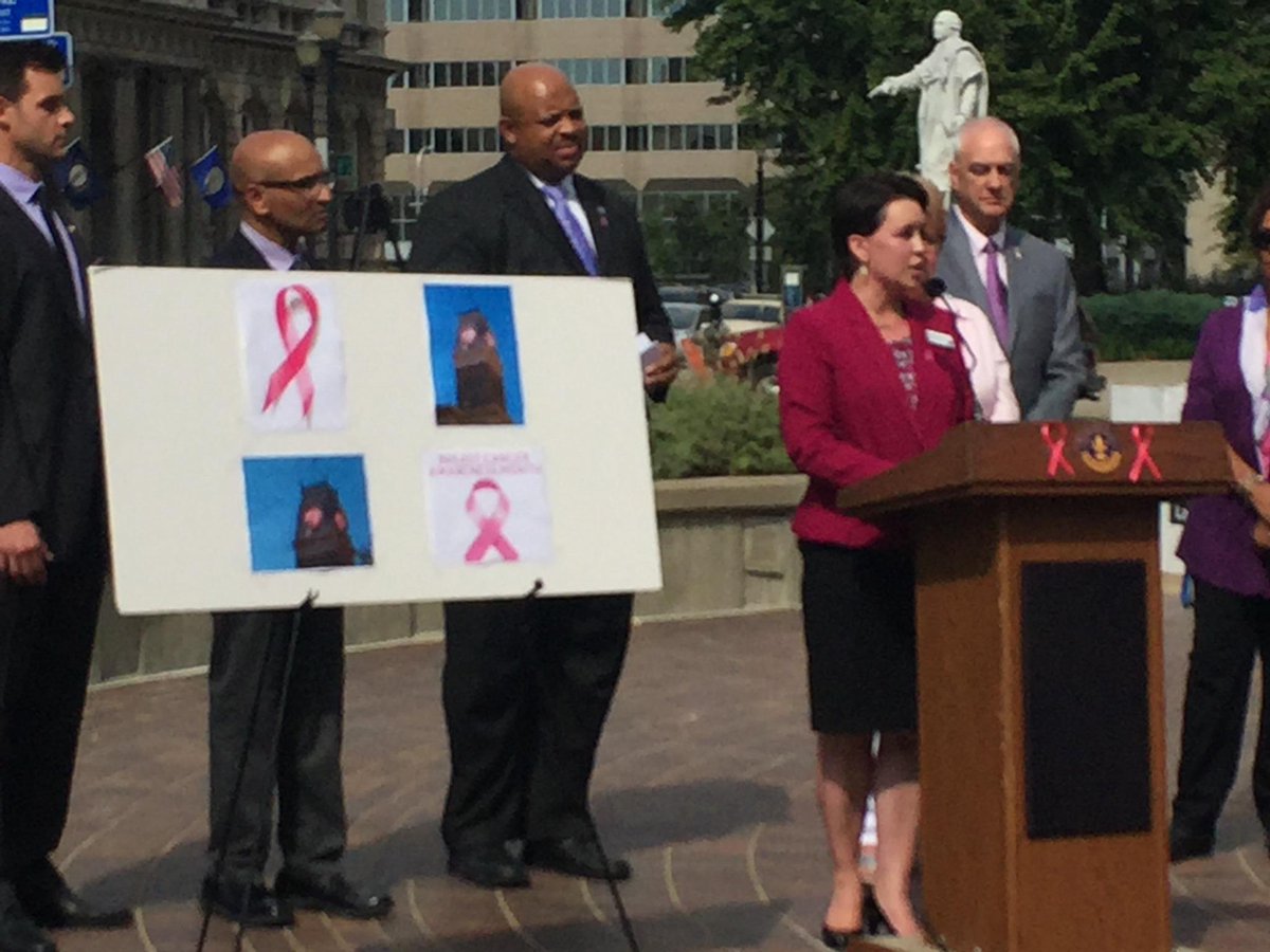 CWCindiFowler's tweet image. Raising awareness for #BreastCancer prevention in Jefferson Square. Schedule your screenings today! #wearpink #D14