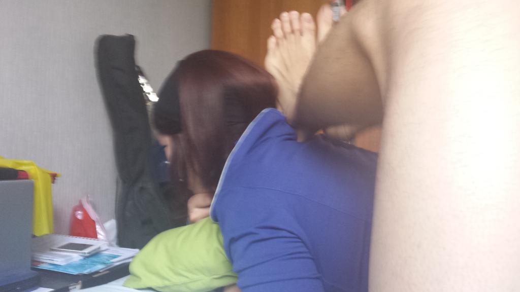 tongobongo's tweet photo. @minamina12 I can just use my feet! http://t.co/osUMqWapWz