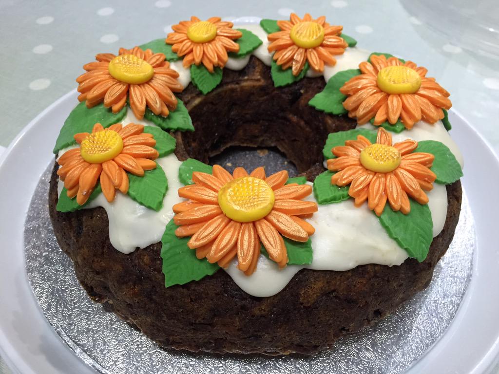 MateerialLoz's tweet photo. #glutenfree #vegan #nut-free Carrot Cake made for our #MacmillanCoffeeMorning today trying for all inclusive baking! http://t.co/RYkshHTAio