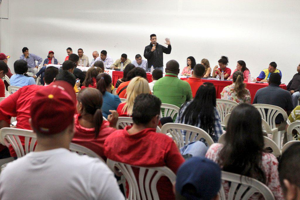 jhonnathanmarin's tweet photo. Este pueblo a decidido a ser libre y seguir siendo revolucionario vamos hacia la Victoria #6D #SomosPuebloValiente http://t.co/gfuRWOu8I1