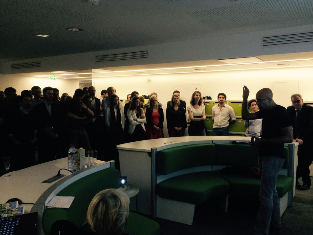GreenFlex's tweet photo. #InsideGF soirée #ClimateForChange avec le témoignage de M.Boukerchi ultrarunner et atelier #Maskbook http://t.co/OM55Yo2NmO