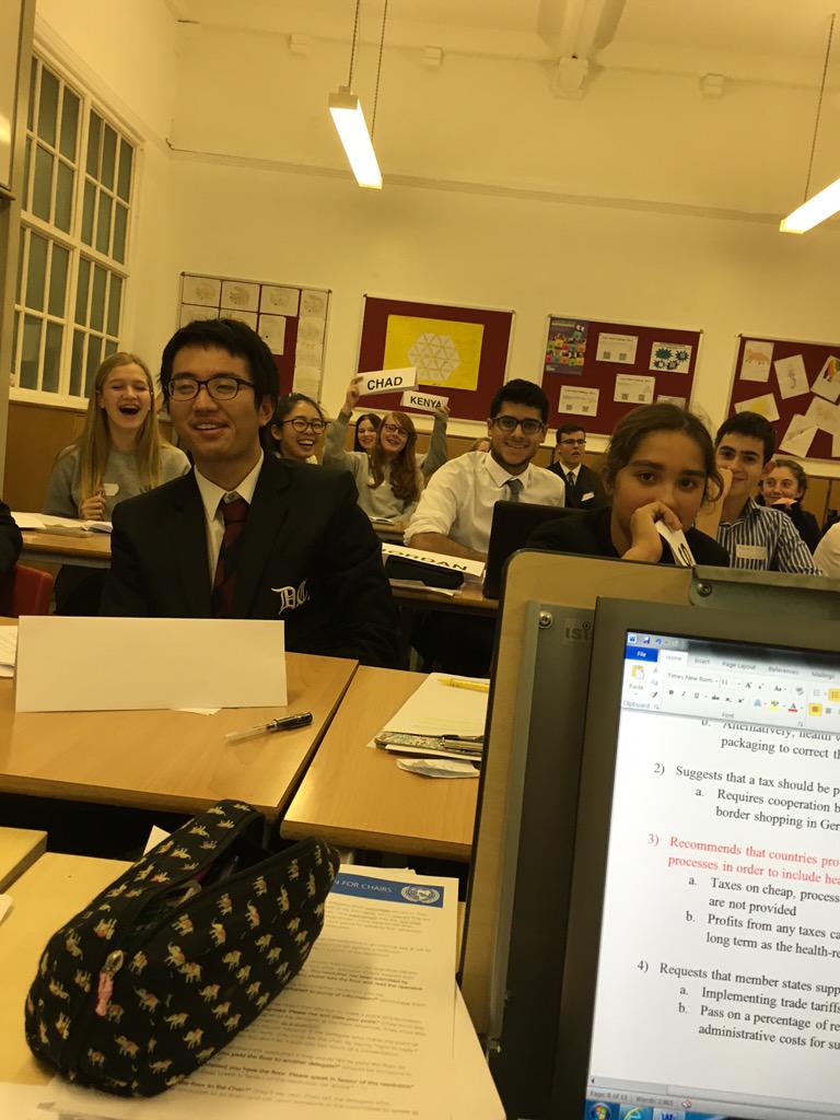 gandlmun's tweet photo. Jordan in the middle taking a dig at South Africa http://t.co/zBkCt15JpC