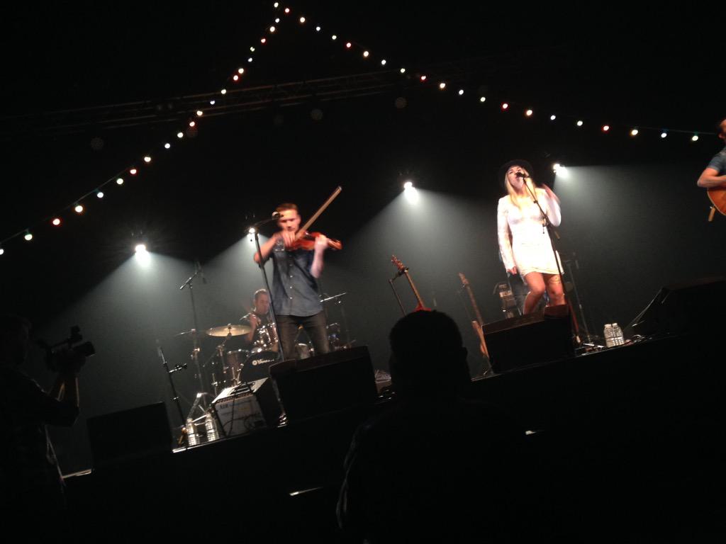 PetiteMarrante's tweet photo. . @SophieTapie sur scène #Now ! #FCFAix15 @TeamSophieTapie http://t.co/T6phsaXRWt