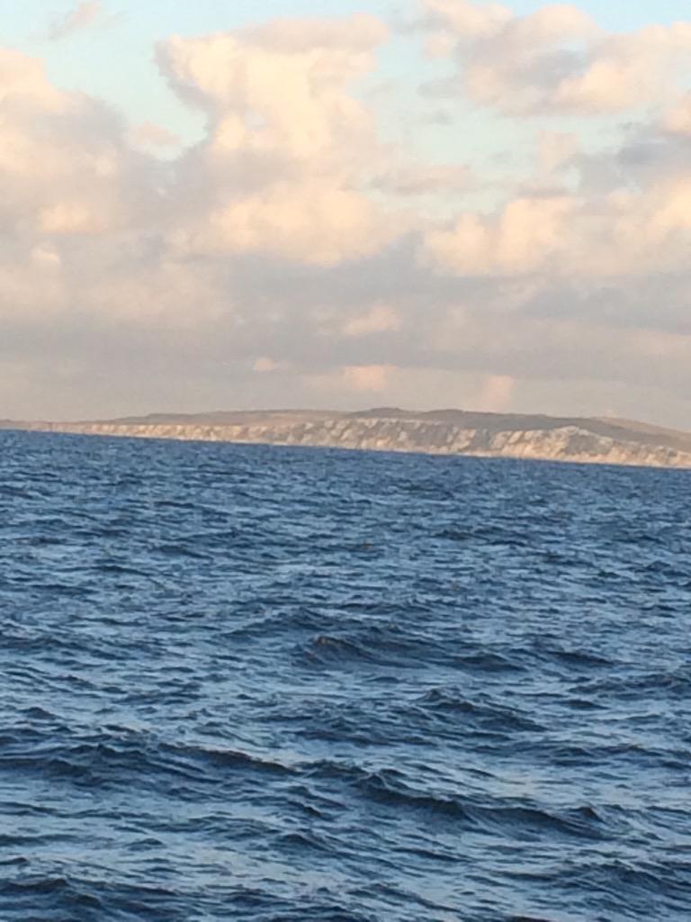 jablonja's tweet photo. End of journey after 12.5 hours due to engine trouble. France looks beautiful on the sunset. #LadiesOfTheLakeSerps http://t.co/fL3TTOWFiR