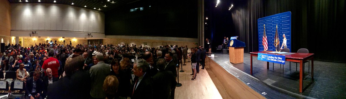 4presidentsite's tweet image. NYGovCuomo: LIVE: We're joining AlGore at Columbia to make an announcement. Watch: governor.ny.gov #NYAct…