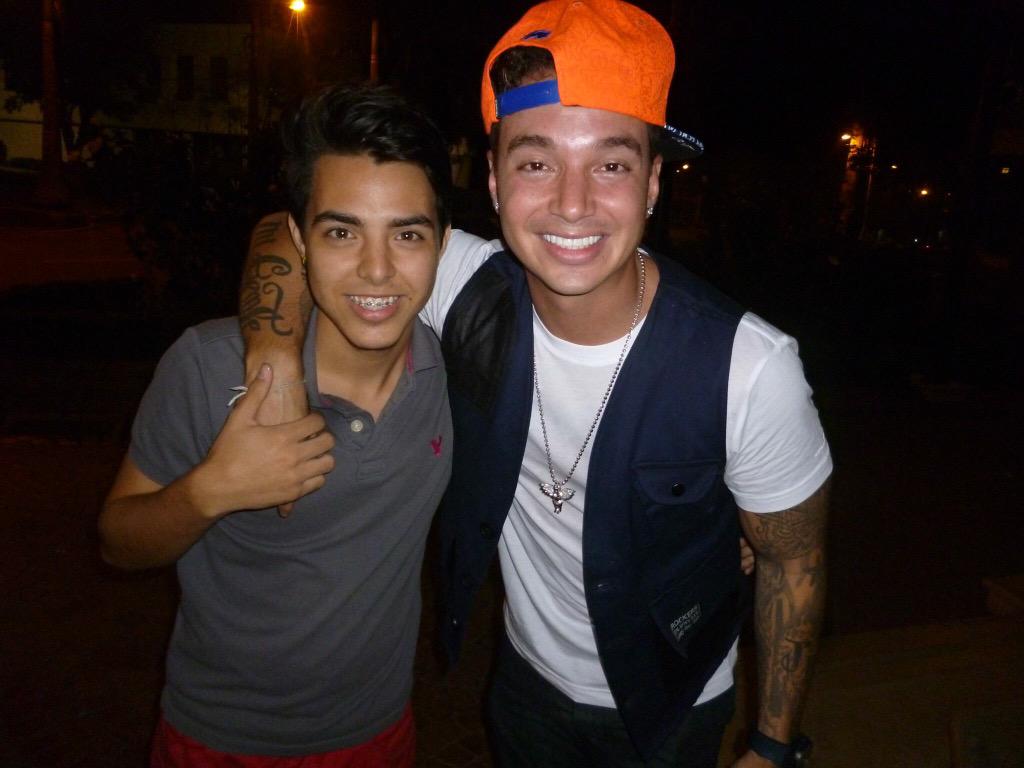 Brandonrojas95's tweet photo. #CaigoenLaRed @LaRedCaracol  @jbalvin http://t.co/0RvdDzBMp5