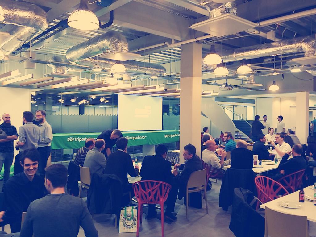 trevorwinns's tweet photo. #BuiltinOxford good vibes all round and getting to hear about some cool tech #java #tavr #fullstack @Funky_Rus http://t.co/qGE9qXJWXr