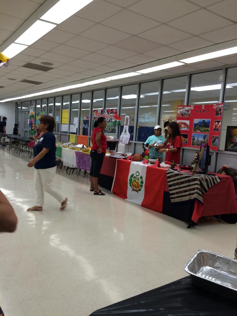 SFMSPTA's tweet photo. Setting up for the Multicultural Festival http://t.co/Udm9DGyS9m