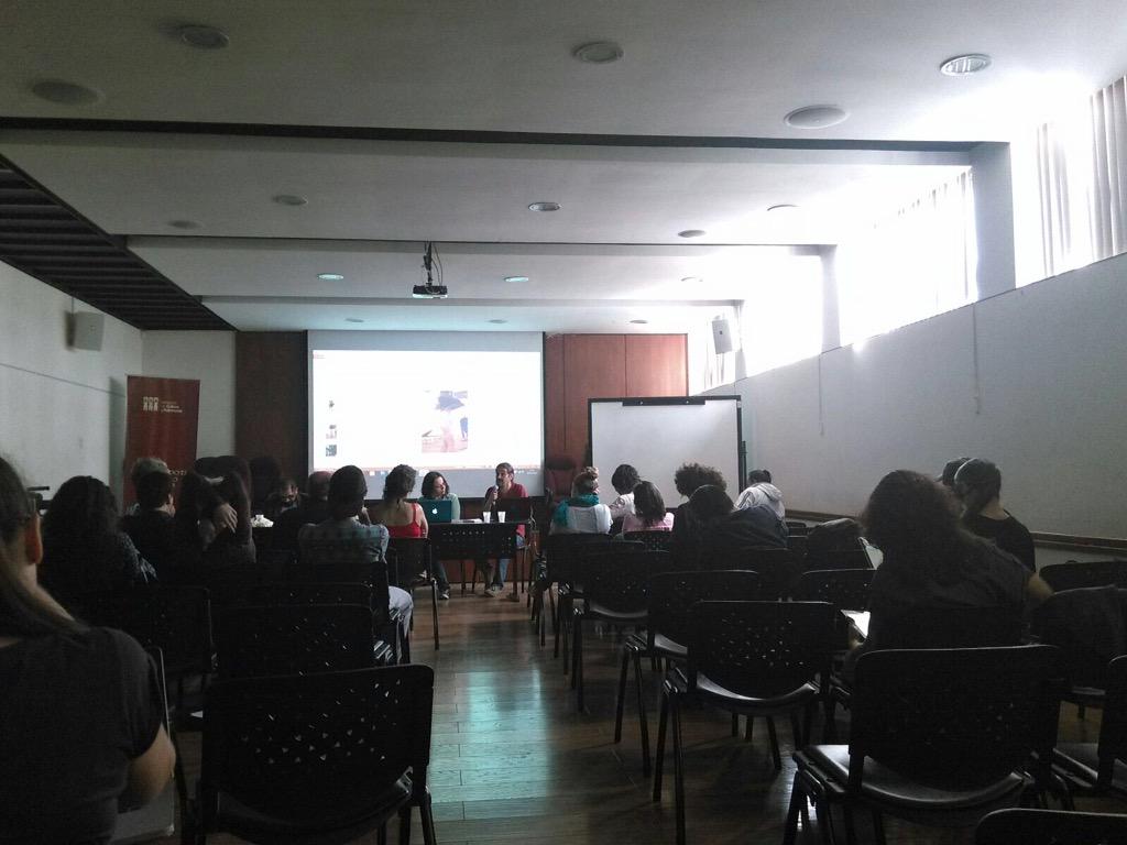 estoestodo_'s tweet photo. #FAAC2015 Mesa redonda "los colectivos y las redes" en la U. De Cuenca. @faac_2015 http://t.co/2rMRru2HOr