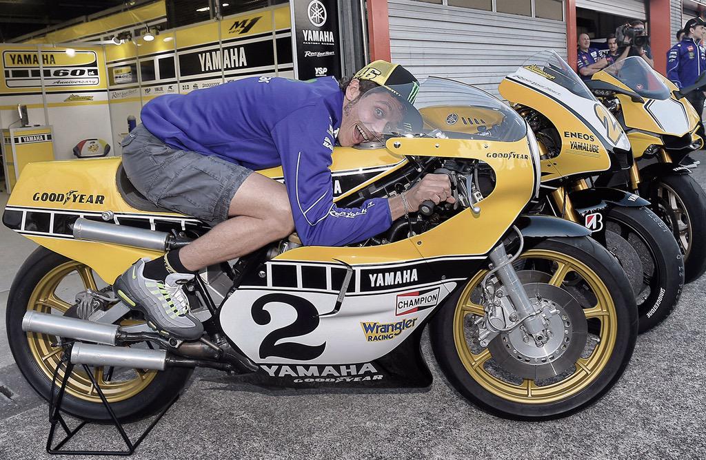 CQ0dZuWUsAAeJU8.jpg:large