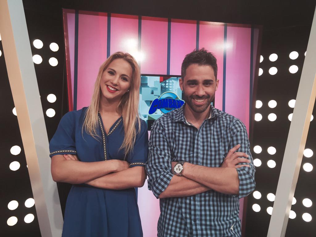 FDeCombateC9's tweet photo. Hoy nos visita la mamá de @flor_vigna. Una historia de autosuperación, de #MujeresFuertes http://t.co/6ojo2oFJm3