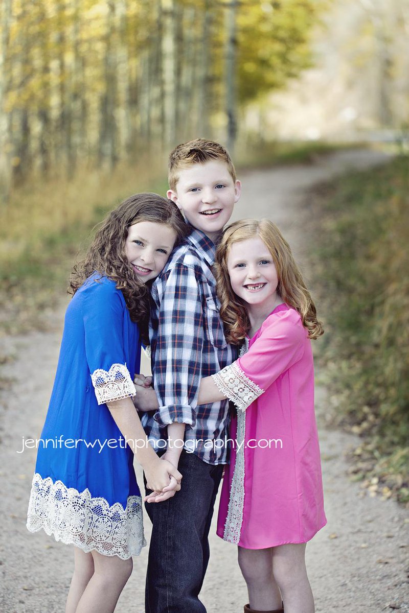 jenwyeth's tweet photo. I love these little munchkins of mine. Glad they put up with me taking their pictures from time to time. #igetgrumpy http://t.co/1OF3hVgm7u