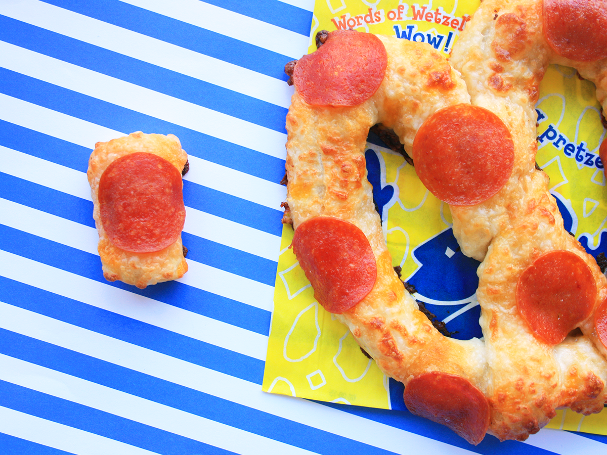 wetzelspretzels's tweet photo. Mom? Where do #PizzaBitz come from? #DreamSmall http://t.co/Spfz6Vipyi
