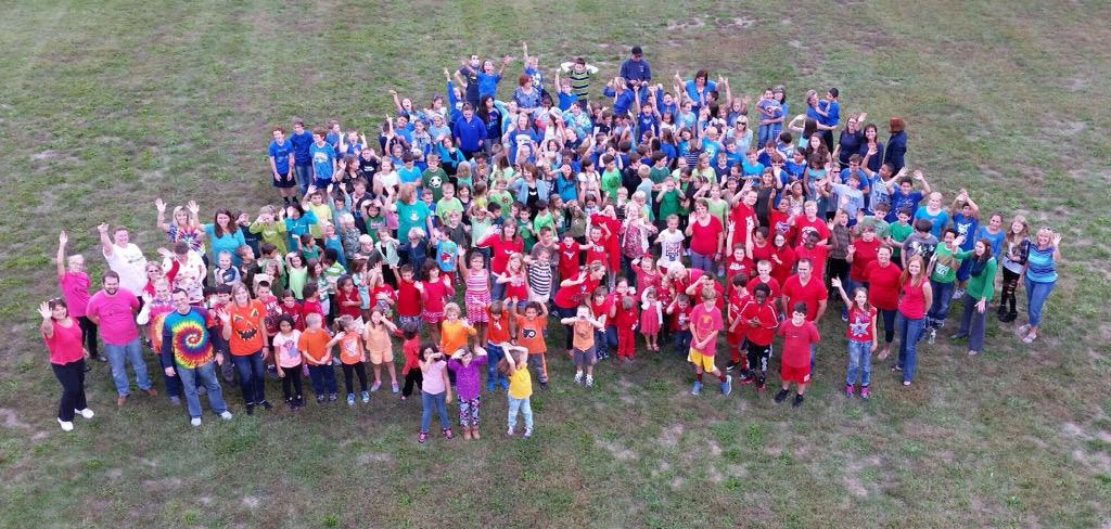SpringfieldDist's tweet photo. So proud of this school! We didn't have every color but that sure is one mighty fine Rainbow of Respect. http://t.co/2JTPWE2UnD
