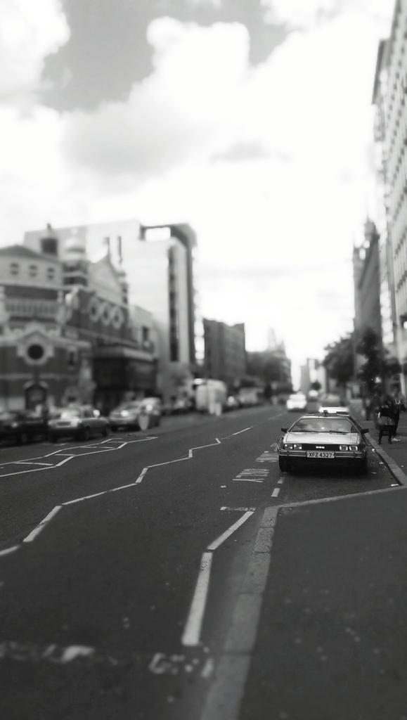 GREAT SCOTT! #GreenMonkey  #backtothefuture #delorean <a href="/BelfastHourNI/">#BelfastHour</a>  <a href="/love_belfast/">Love Belfast ❤️</a> <a href="/realmikefox/">Michael J. Fox</a> @GrandOperaHouse