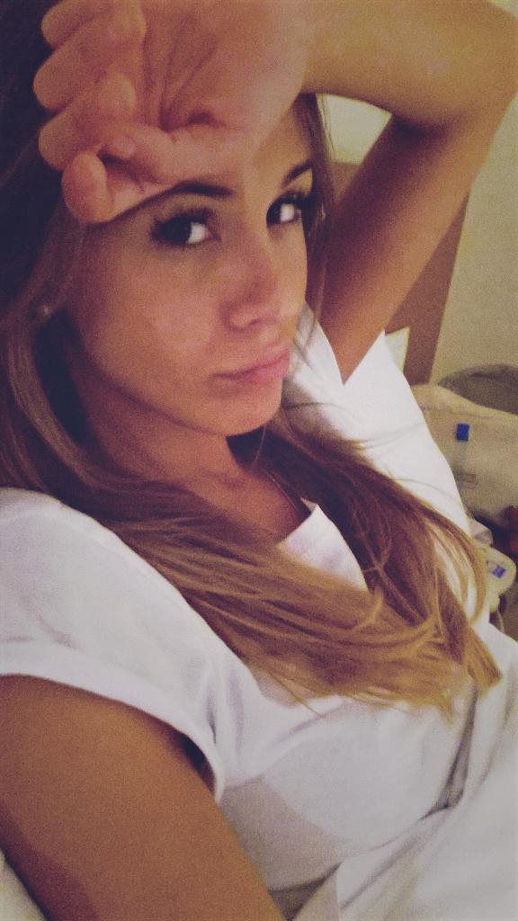 ER17___'s tweet photo. "@megancasas1: #Modooff Una que va despidiendo el día , mañana mas!  #Asoñarbonito #Queesgratis 😚 http://t.co/dVBu7jLh4d"