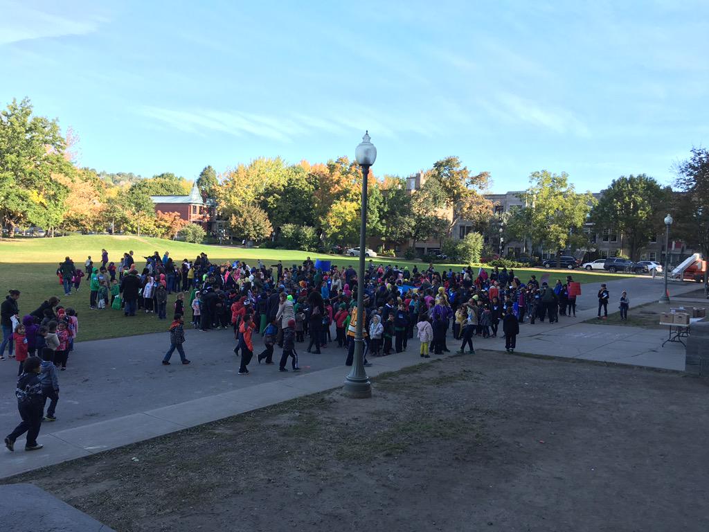 westmountpark's tweet photo. WPS students getting into their houses 4 Terry Fox Run #housewolf #houseowl#housebear #housefalcon #WeAreEnglishMTL http://t.co/5xUiEnaAwQ