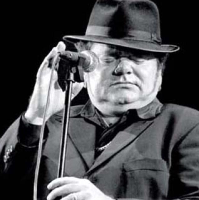 As zaterdag De Kaars zingt Hazes!
<a href="/michelbak/">Michel Bak</a> als beste vertolker van Nederlands beste artiest! #hilversum #hazes