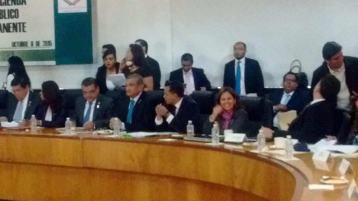 Paquete económico 2016 buscará estabilidad económica: Hacienda - CQ0zR91UEAAAZBe