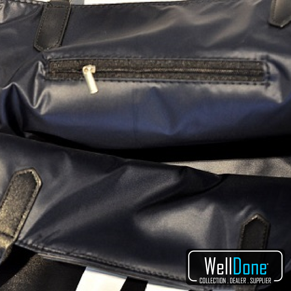 WDWellDone's tweet image. Code : WD0017SW
Colour : Black
Material : PU Leather
Size : H31xBL39xUL48xD17cm
Weight : 900 grams
Price : IDR157.000