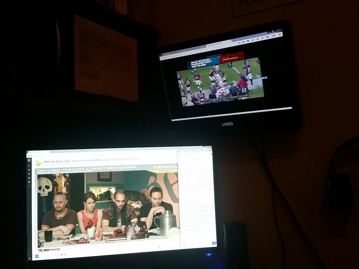 Jesse_James61's tweet photo. When you want to watch #CriticalRole but your teams in a division game. #jockvsnerd @CriticalRole. http://t.co/X0128M2BvB