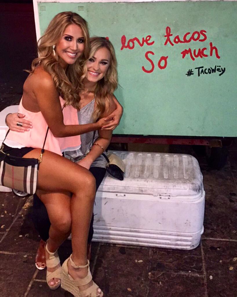 ashleypro's tweet photo. Austin got me feeling some #TacoWey 👭 #ACL #iloveyousomuch @EmRoslyn http://t.co/3Fh6lIRC21