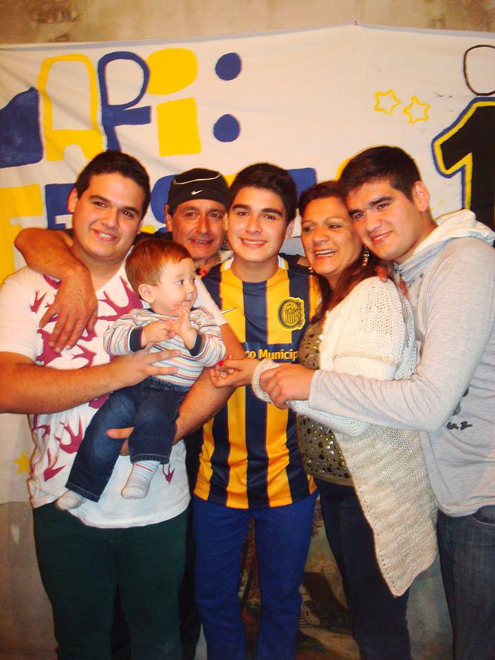 jeremiasmontes's tweet image. #ElPoderDeHacerlaFeliz siempre vamos a dar todo por hacerte feliz ma! te amamos mucho!