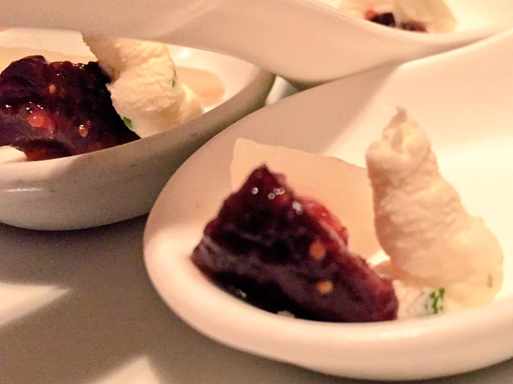 Jason_Staats's tweet image. 1st course at @mariahines'  #Tilth  amuse from the chef #TheEatGuide #EatGuideSeattle w/ @skyegauzza @StephSForrer