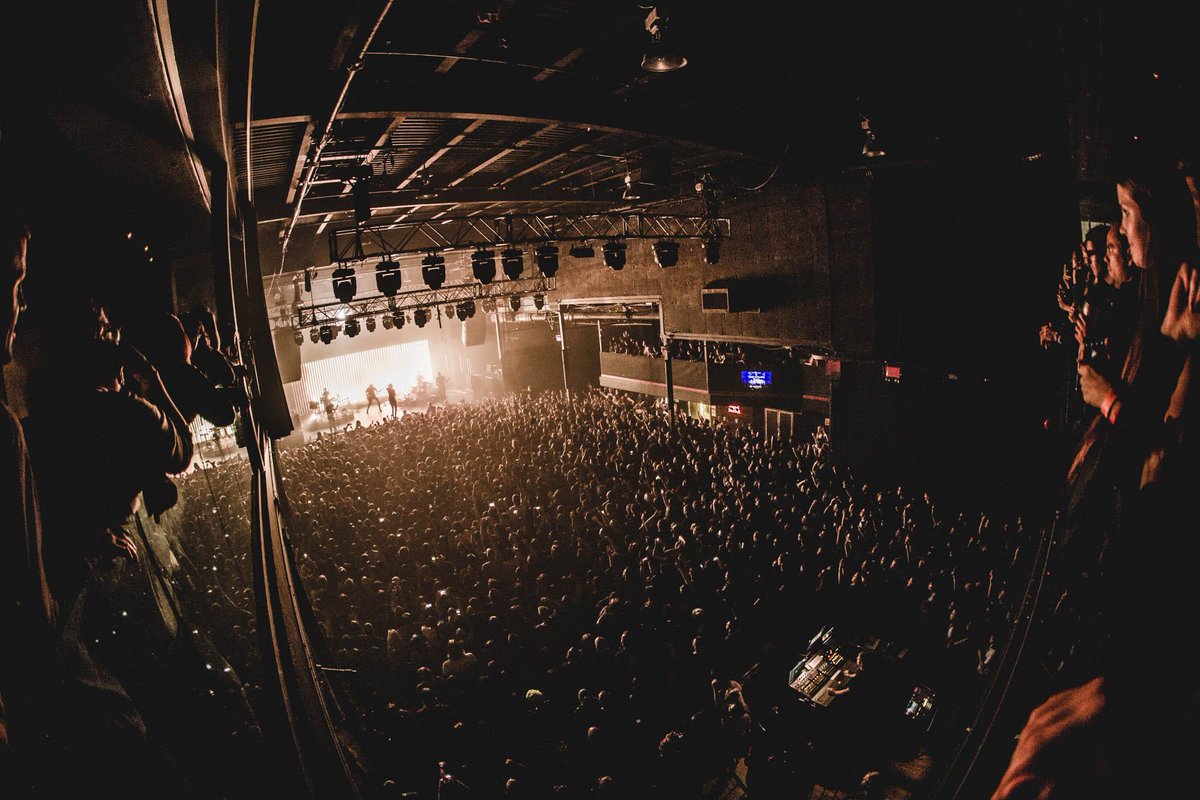 bmthofficial's tweet photo. TORONTO! That was INSANE. Thank you! ☔️

📷 - @ashleyophoto http://t.co/7e1ituEGmF