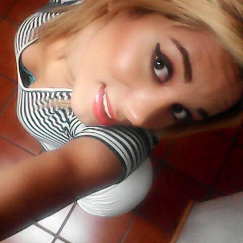 anahilleon's tweet photo. #hola #amres  💖💜💖💋💖💜 http://t.co/BTuByq5sb1