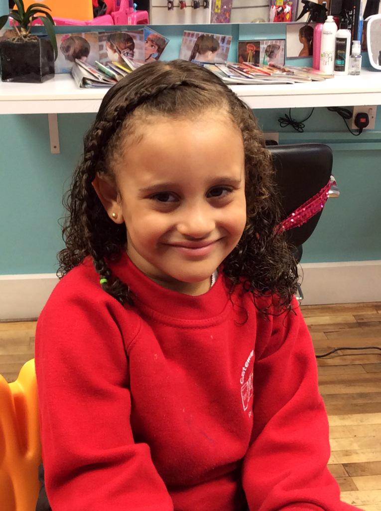UKSharkeys's tweet photo. Loved our last customer of the day today #cheeky smile #KidsMatterOK #Bizitalk #funcuts #sharkeys http://t.co/vu5hUFohMS