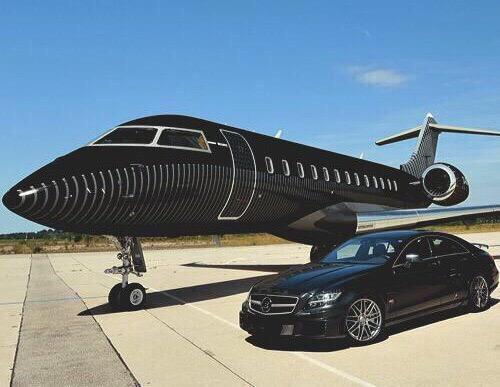 Iifedreams's tweet photo. Black on black 💸◾️ http://t.co/1jIdijwAb5