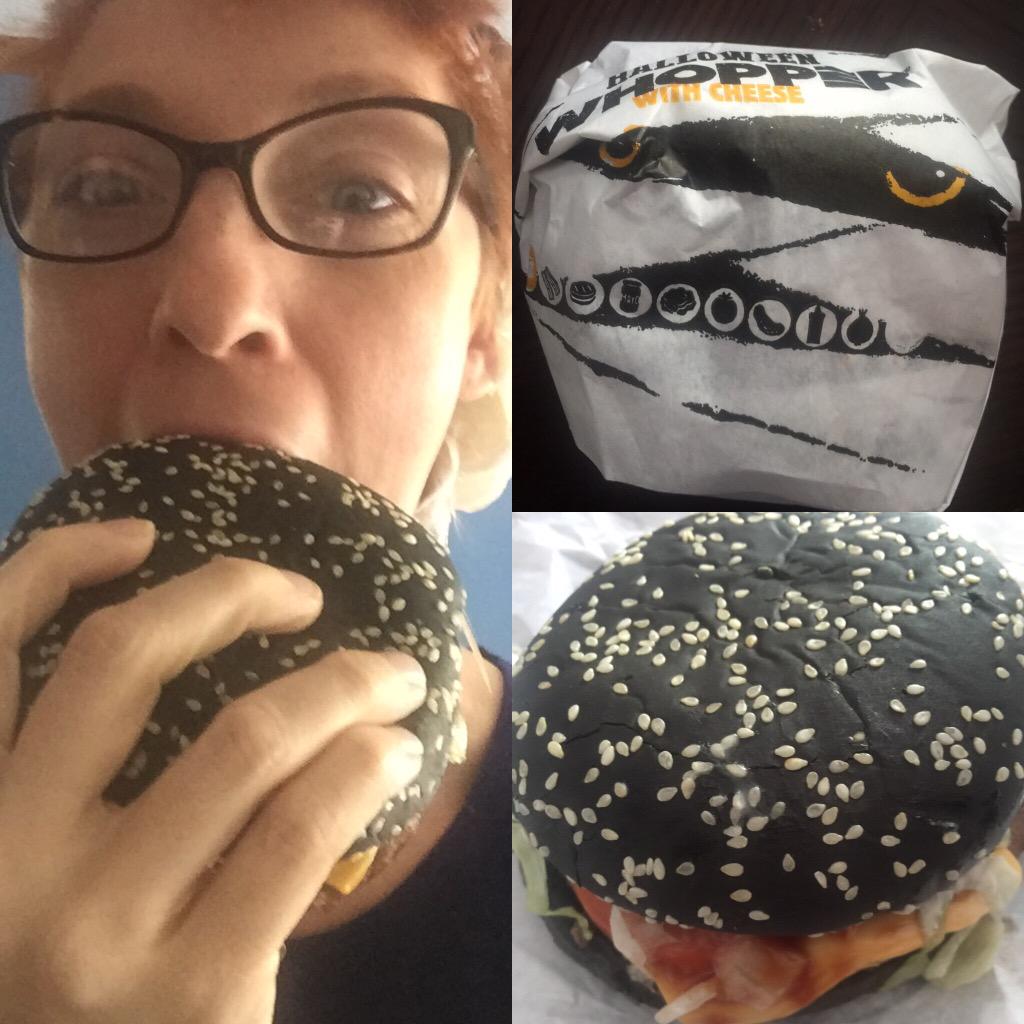 AM_EricaSezSo's tweet image. Photo proof I got a hold of a @BurgerKing #HalloweenWhopper. #FromTheShowMeState #EntertainmentTomorrow