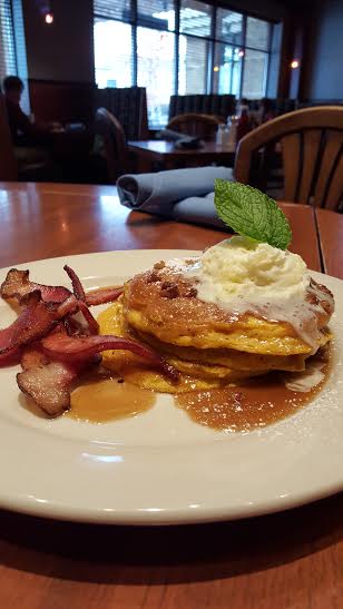 3squaresMN's tweet photo. The wait is over! Come get them while you can! :) #pumpkinpancakes #limitedtimeonly #fallisofficiallyhere @3squaresMN http://t.co/YmFm3ErYXr