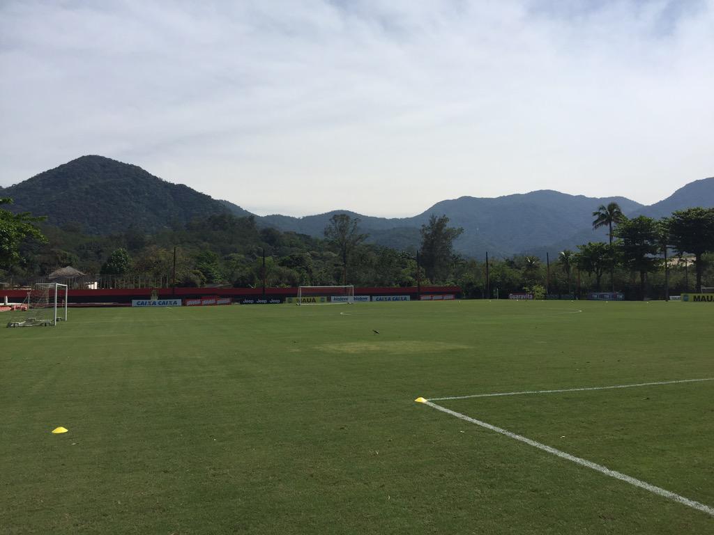 tiandaotrade's tweet photo. Now this is a Pitch with a view! 

#Rio #Brazil #Soccer #EXOS #EXOSinternational http://t.co/rlDOTNV59Z
