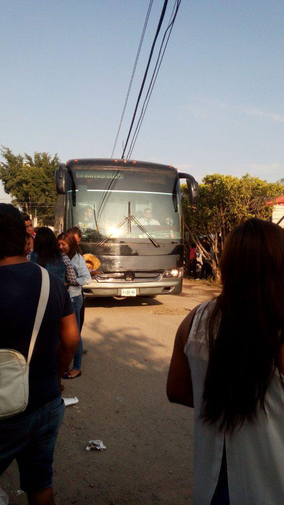 cuandoteveolpmx's tweet photo. Y cuando ves al #PrimoBus acercándose #MeadasTime 
@PrimosMX http://t.co/fYn8Z4s8W7
