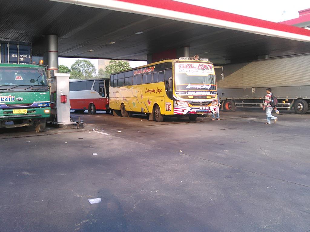 RT <a href="/RestuSeptianR1/">Res</a> Rest area KM 39 <a href="/PL_PARWIS/">PUTRA LURAGUNG</a>