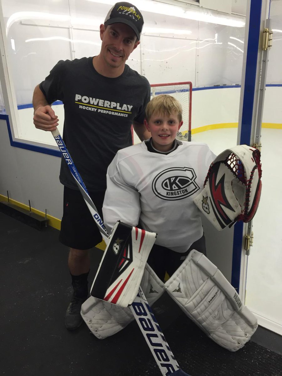 PGSPORTS_HOCKEY's tweet image. @KingstonVees Head Goalie Coach Brad Fogal continuing to grow as Kingston's #1 Goalie Instructor! @powerplaygoalie