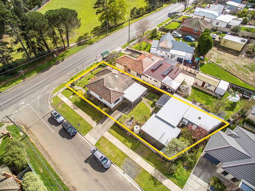 WillMunroSales's tweet photo. 919 Barkly Street, Mount Pleasant.
3 Beds, 1 Bath, 2 Car  (open Saturday 10:00 - 10:30) 
http://t.co/xH9wZhzoTv http://t.co/Hx3kqO7ATQ